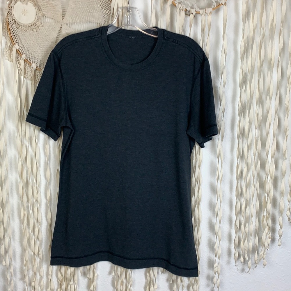 Men's Lululemon CharcoalGray/Black Short Sleeve Tee